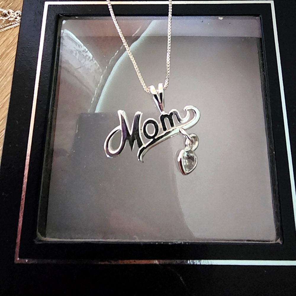 Sterling Silver 'Mom' Pendant Necklace 18 Inch